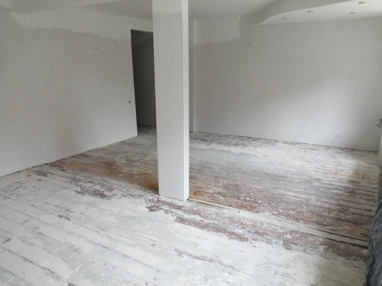 grīdas seguma labošana, slīpēšana, pulēšana, eļļošana, lakošana