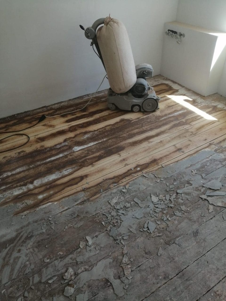 dēļu grīdas labošana, slīpēšana, pulēšana, eļļošana, lakošana