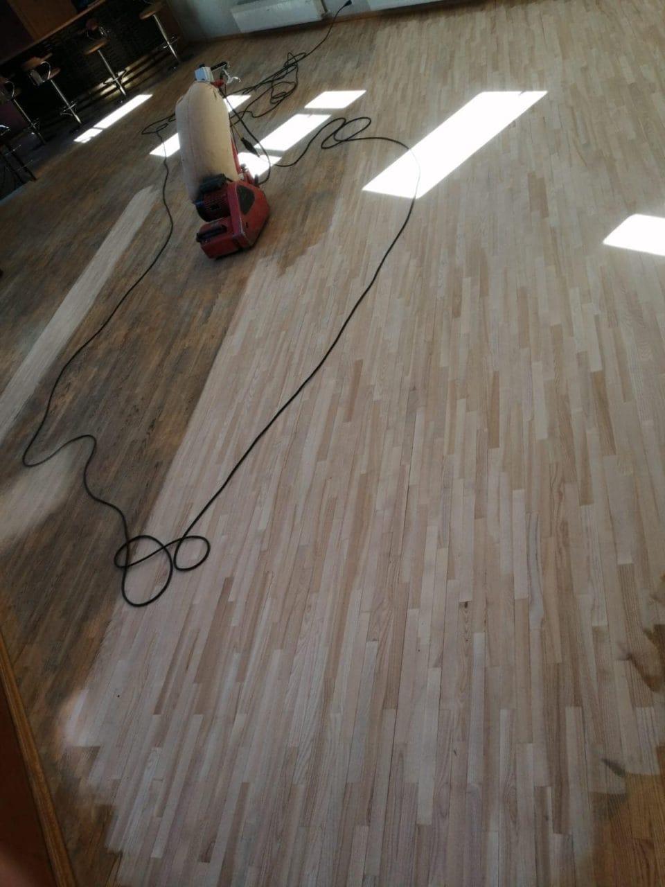 grīdas seguma labošana, slīpēšana, pulēšana, eļļošana, lakošana