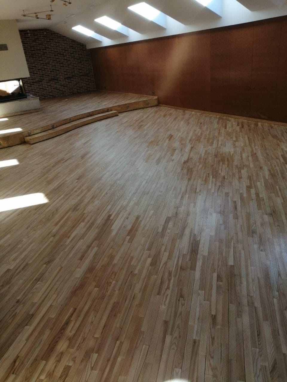 grīdas seguma labošana, slīpēšana, pulēšana, eļļošana, lakošana